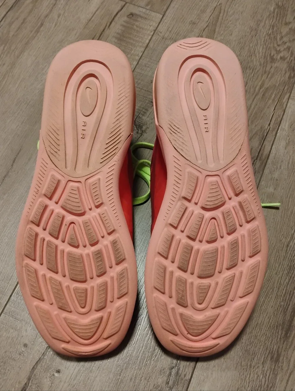 Nike Women's Air Max Axis Sneakers Running Shoes in Pink/Melon/Coral, Size 9.5 - Picture 6 of 16